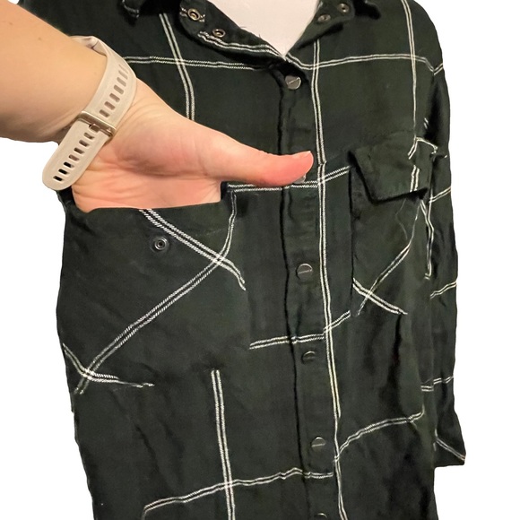 Green Flannel lightweight with real front pockets - Picture 3 of 5